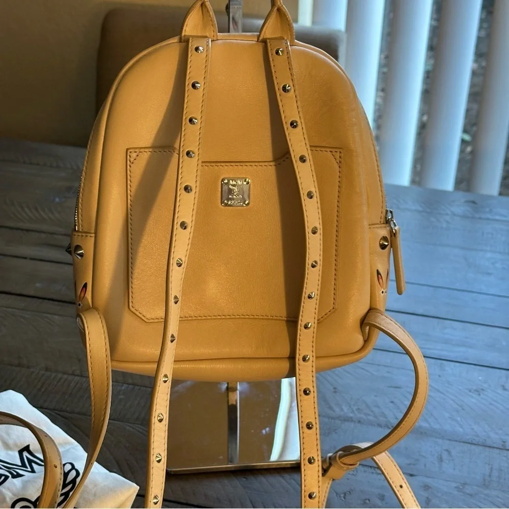 💎MCM RARE LAMBSKIN STAR EYED BUNNY MINI BACKPACK/MINT CONDITION 💎
